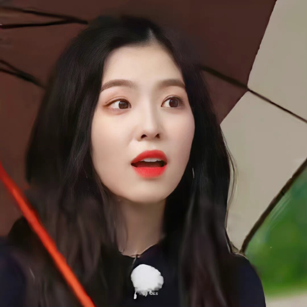 "你满身星月静栖,也赢我一生爱意." 裴珠泫