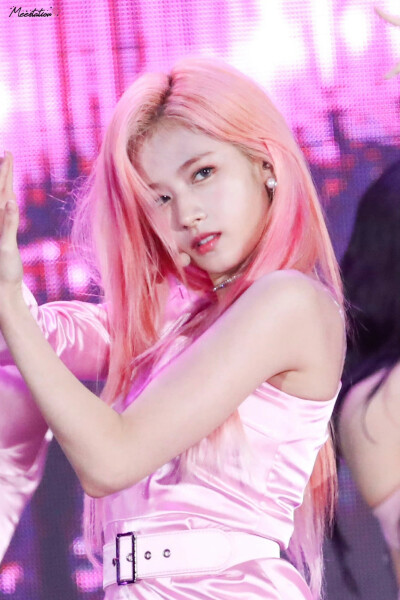 Sana 粉发