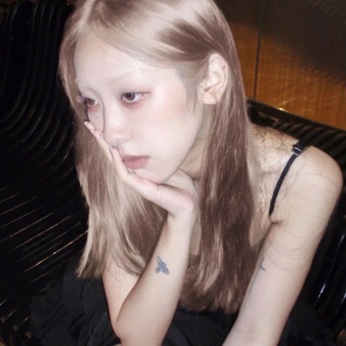 女头