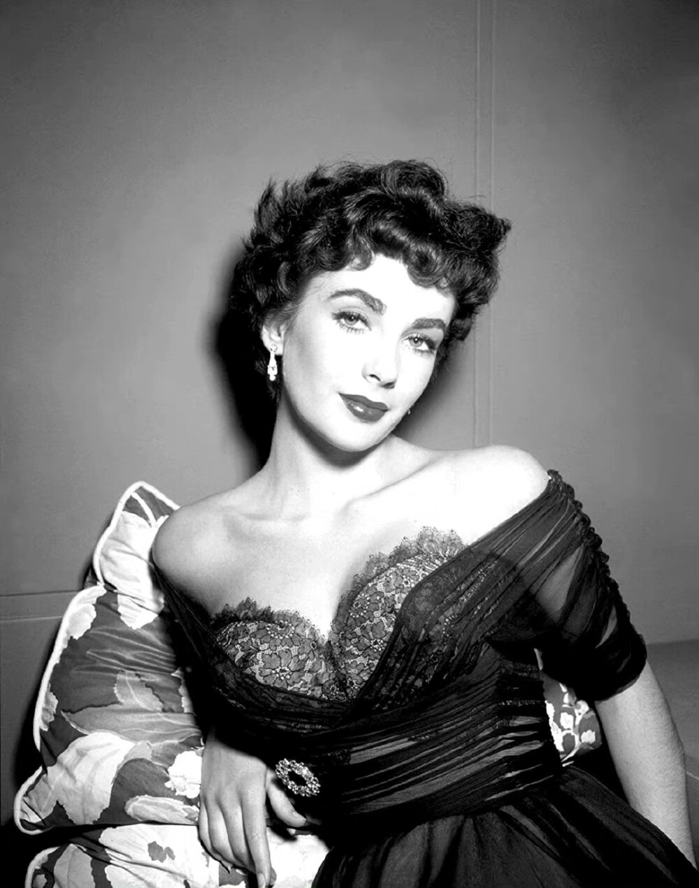  Elizabeth Taylor
