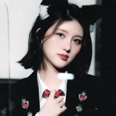 ～╭══╮┌══════════┐
​​╭╯让路║ 林榆潇和张瀚的婚车
​​╰⊙═⊙╯╰══⊙════⊙══╯