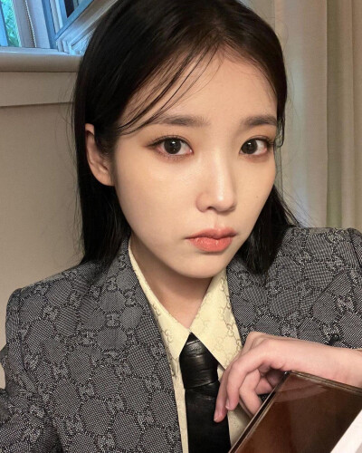 IU 李知恩