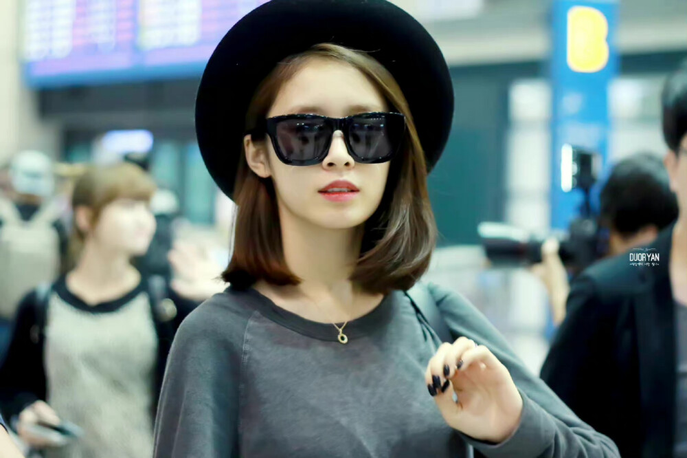 朴智妍 jiyeon
©logo 侵权删.