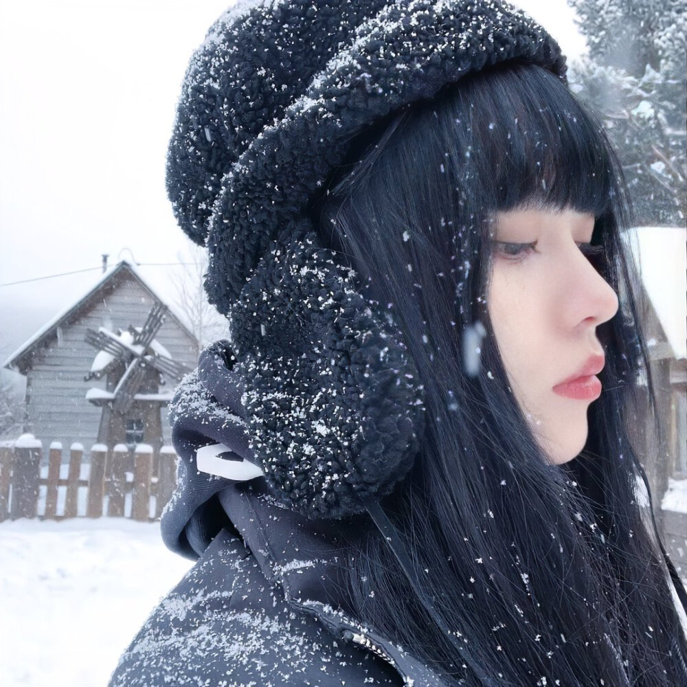 女头
下雪了