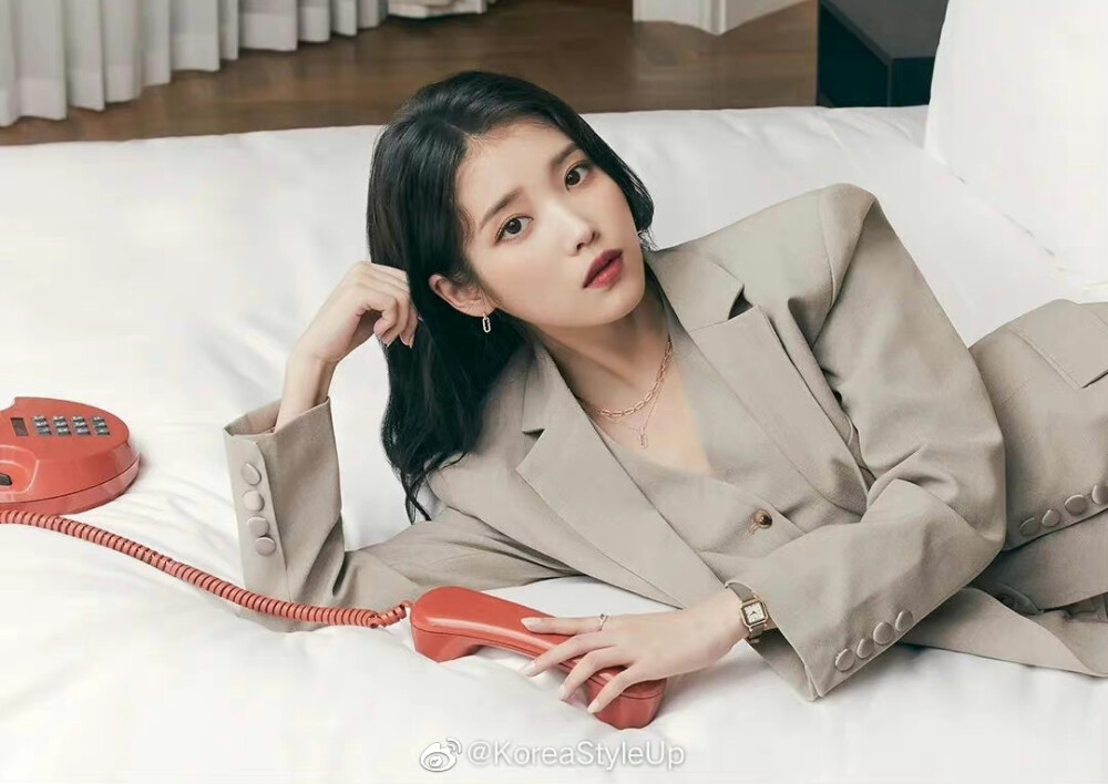 IU