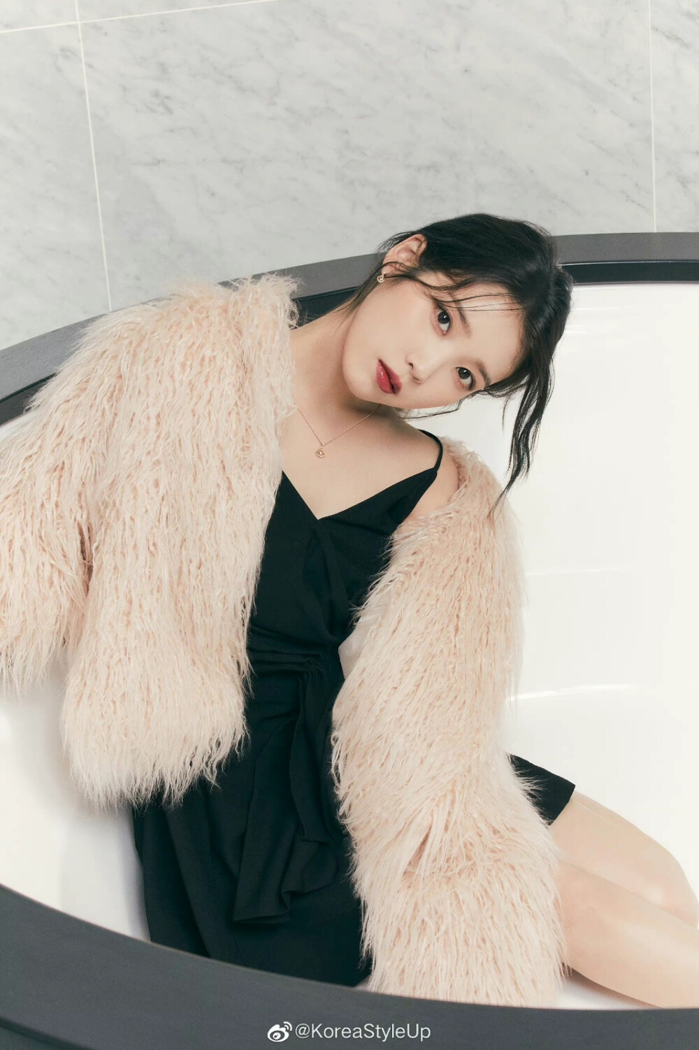 IU