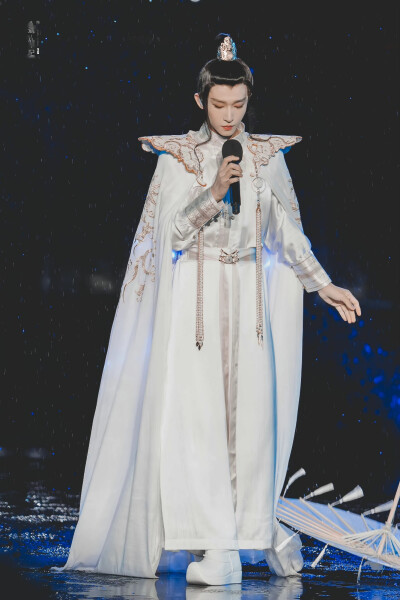 刘宇 1006 国风大典
白话文
cr.遇仙记·刘宇