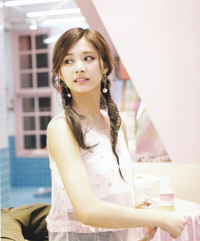 周子瑜 tzuyu
©logo 侵权删.