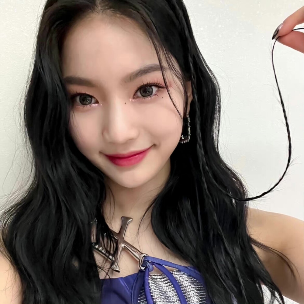 isa李彩煐泡泡头像