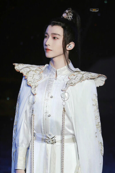 刘宇 1006 国风大典
白话文
cr.824Hz·刘宇