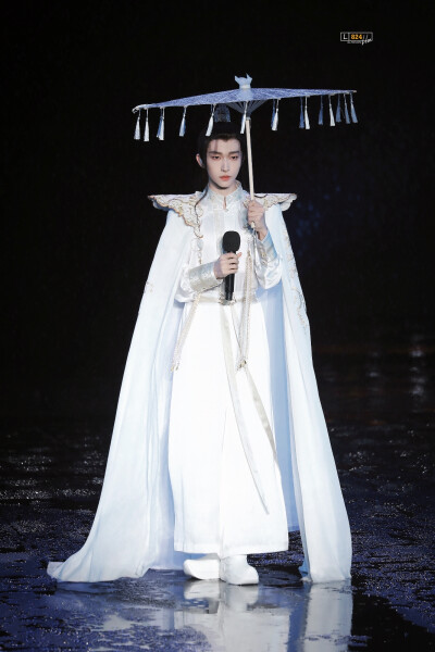 刘宇 1006 国风大典
白话文
cr.824Hz·刘宇