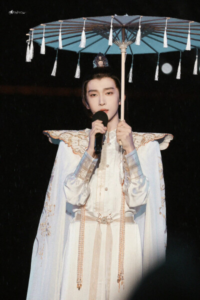 刘宇 1006 国风大典
白话文
cr.ABENTEUER丨刘宇