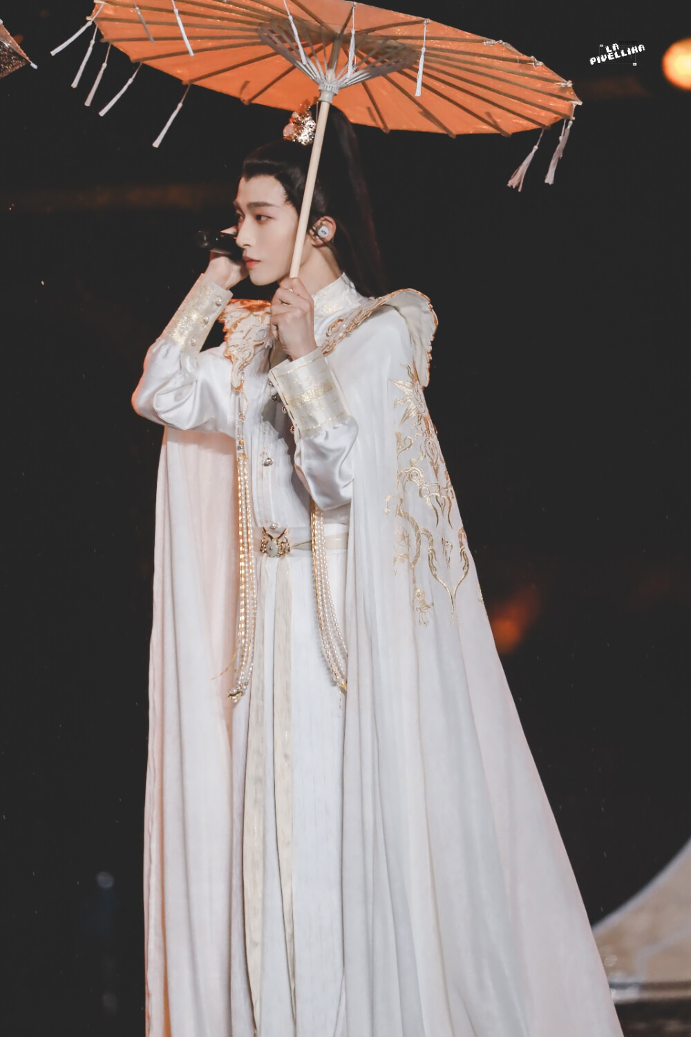 刘宇 1006 国风大典
白话文
cr.LaPivellina丨刘宇