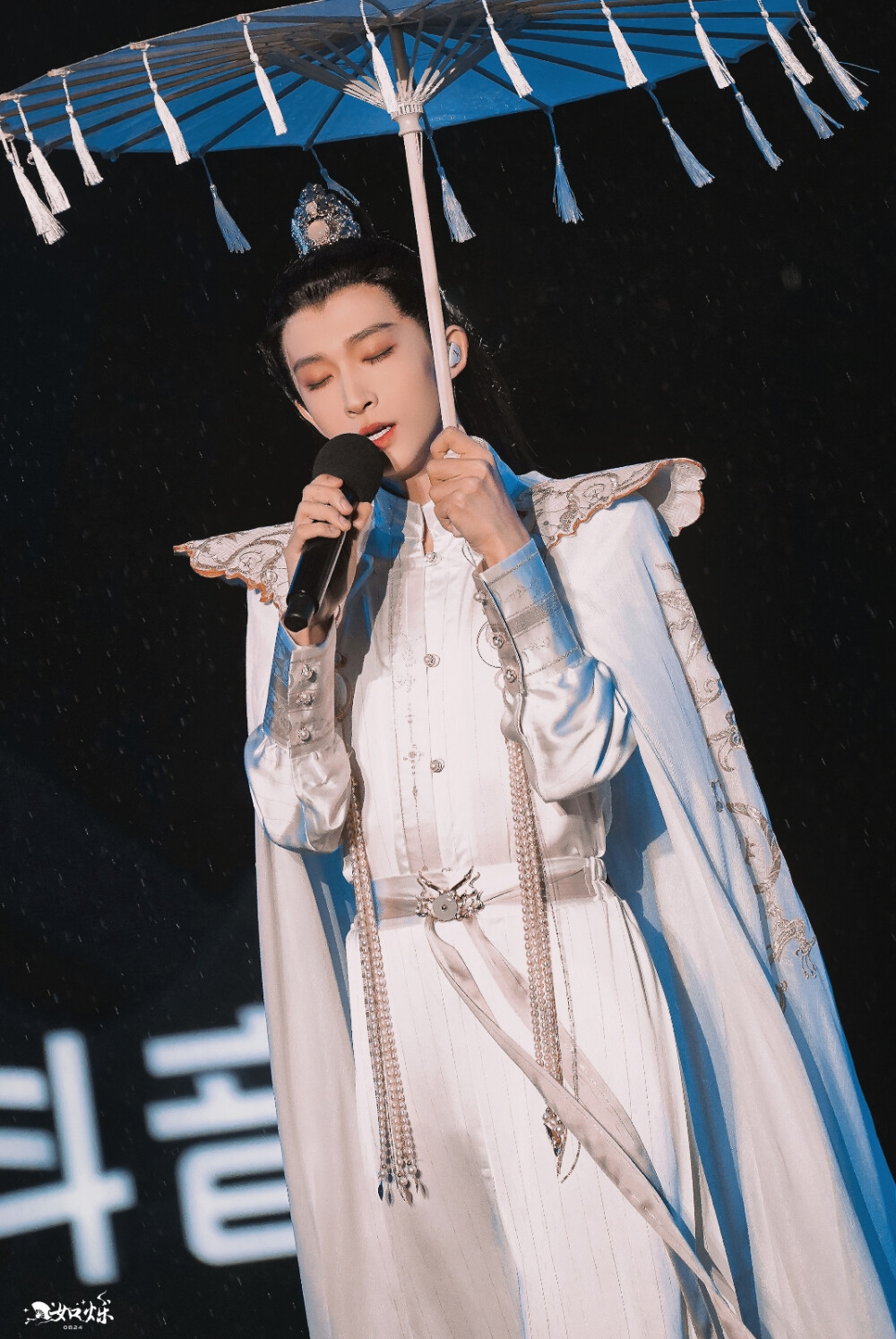 刘宇 1006 国风大典
白话文
cr.如烁·刘宇