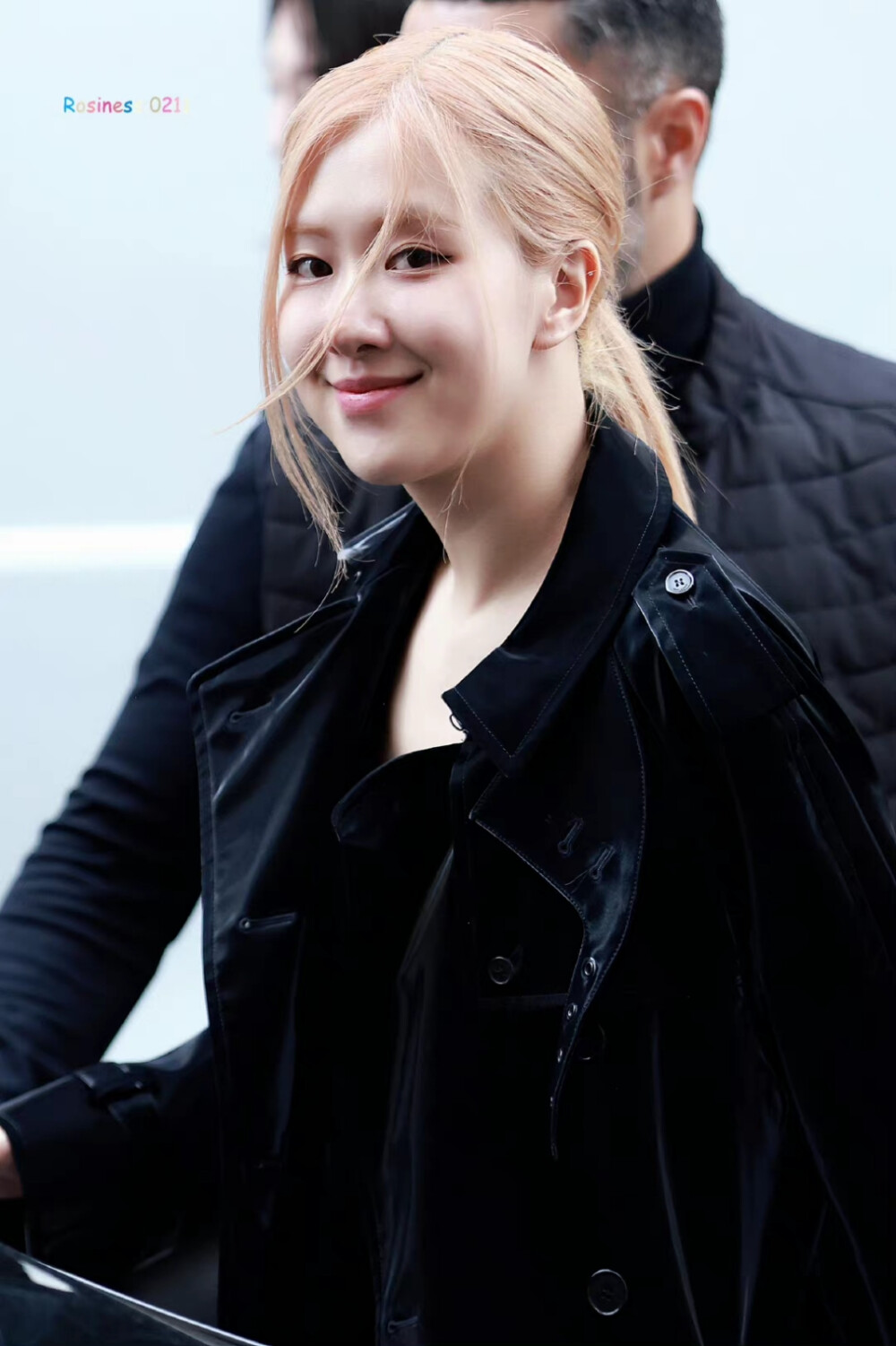 ROSÉ 朴彩英
©logo 侵权删.