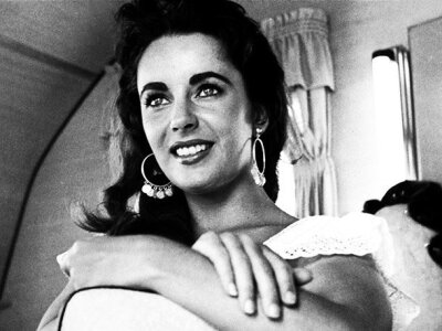  Elizabeth Taylor
