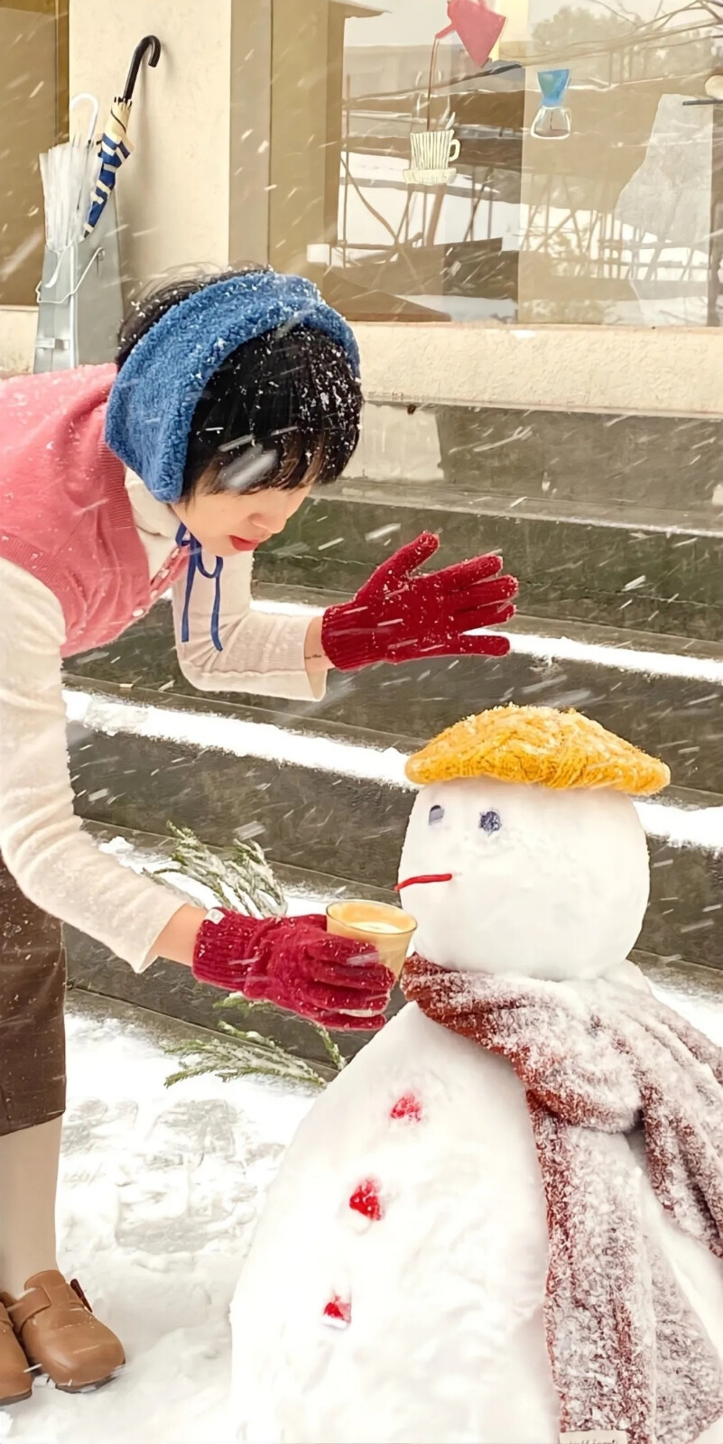 冬日氛围感
冬日堆雪人
冬日唯美壁纸