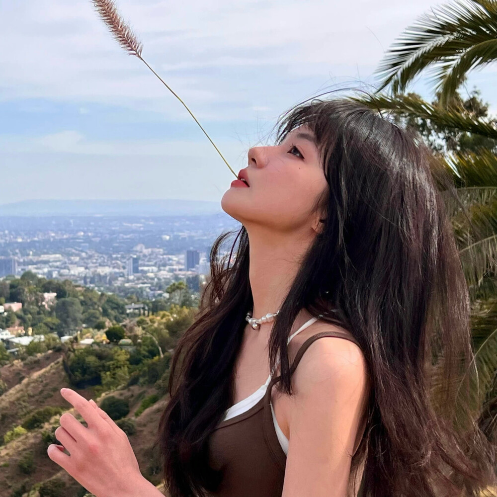 女头
来自微博：灰嘴入海口