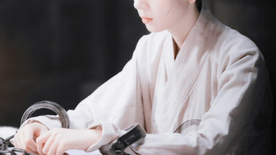 橙光素材
cr.辣叔