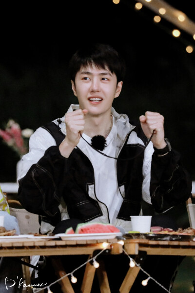 ☛ 喜欢户外录制の啵～梦回ttxs时期～超级可爱(●'◡'●) cr:logo