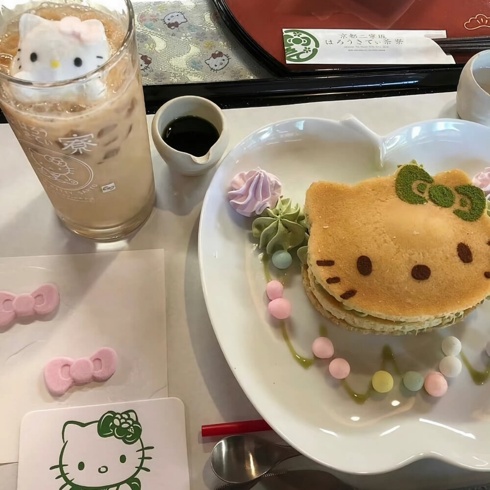 Hello kitty 可爱背景图