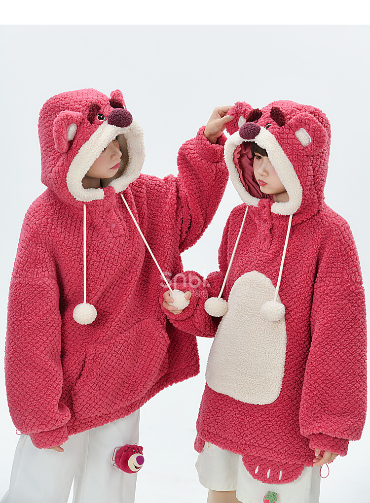 软萌可爱的草莓熊绒衫卫衣太适合跟闺蜜一起双子啦，喜欢草莓熊的姐妹们一定不要错过哦
来自: 森女部落