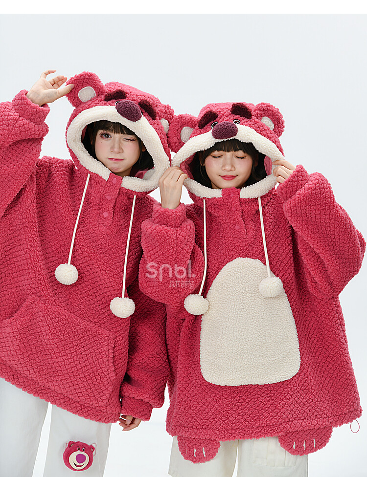 软萌可爱的草莓熊绒衫卫衣太适合跟闺蜜一起双子啦，喜欢草莓熊的姐妹们一定不要错过哦
来自: 森女部落