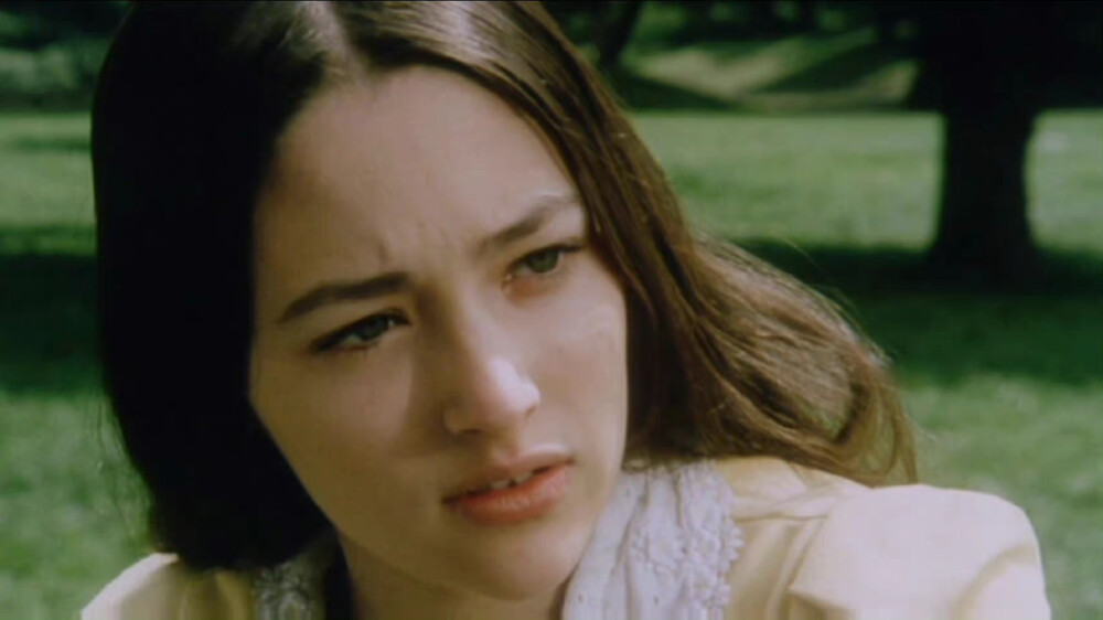 奥丽维娅·赫西
Olivia Hussey