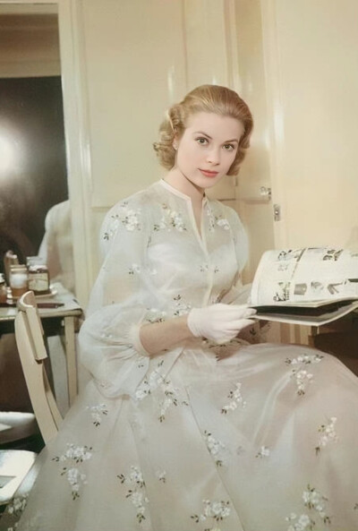 Grace Kelly 格蕾丝凯利
1956年《上流社会》
