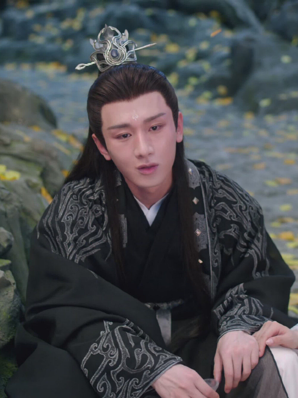 应渊 第二十一件 黑色重工华服