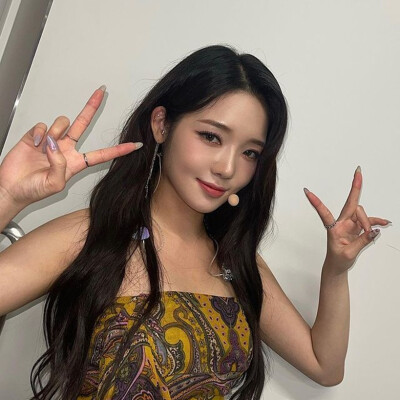 NMIXX
fromis_9
NiziU