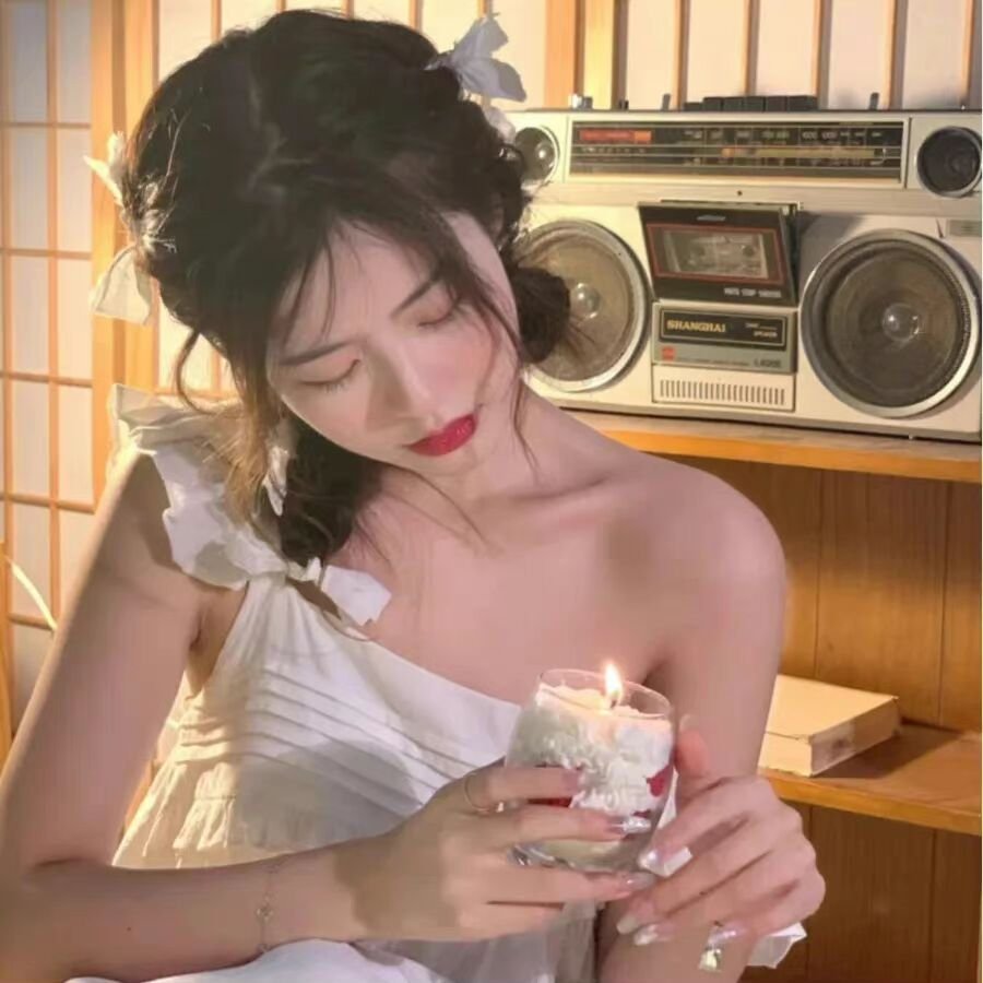 去经历 去后悔 去做想做的 而不是别人眼里正确的
