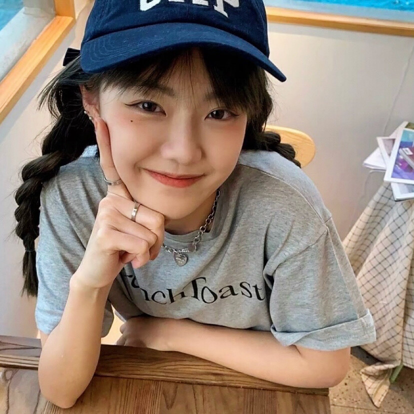 去经历 去后悔 去做想做的 而不是别人眼里正确的