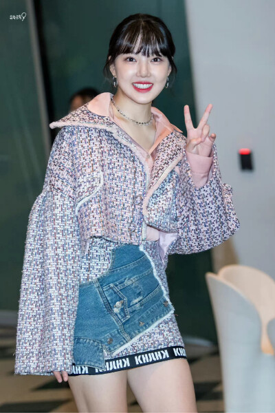 郑艺琳 yerin
/图源见logo ​​​侵删