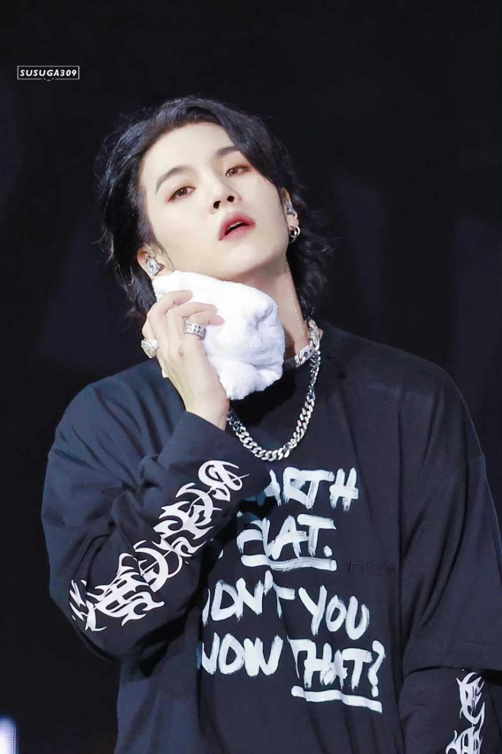 闵玧其
221015 YET TO COME IN BUSAN 釜山演唱会
cr:logo