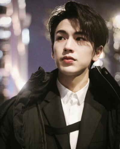 张凌赫.cr
侵权删