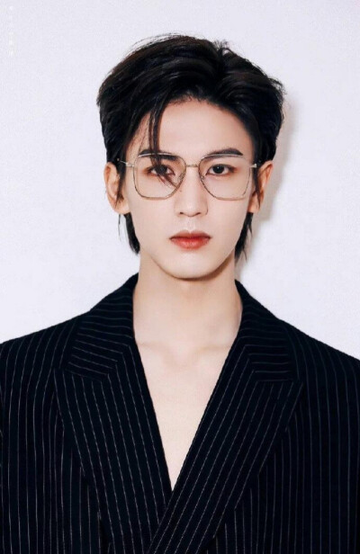 张凌赫.cr
侵权删