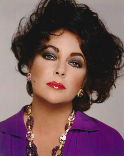  Elizabeth Taylor
