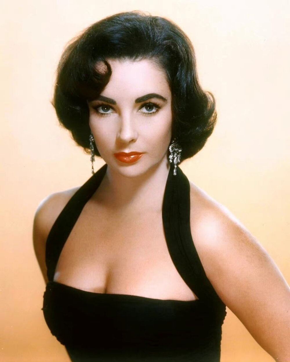  Elizabeth Taylor
