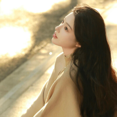 - ʸᵒᵘ ᶜᵃⁿ'ᵗ ᵍⁱᵛᵉ ⁱⁿ ᵗᵒ ˡⁱᶠᵉ ʷⁱᵗʰᵒᵘᵗ ᵗʳʸⁱⁿᵍ. -
总不能还没努力就向生活妥协吧