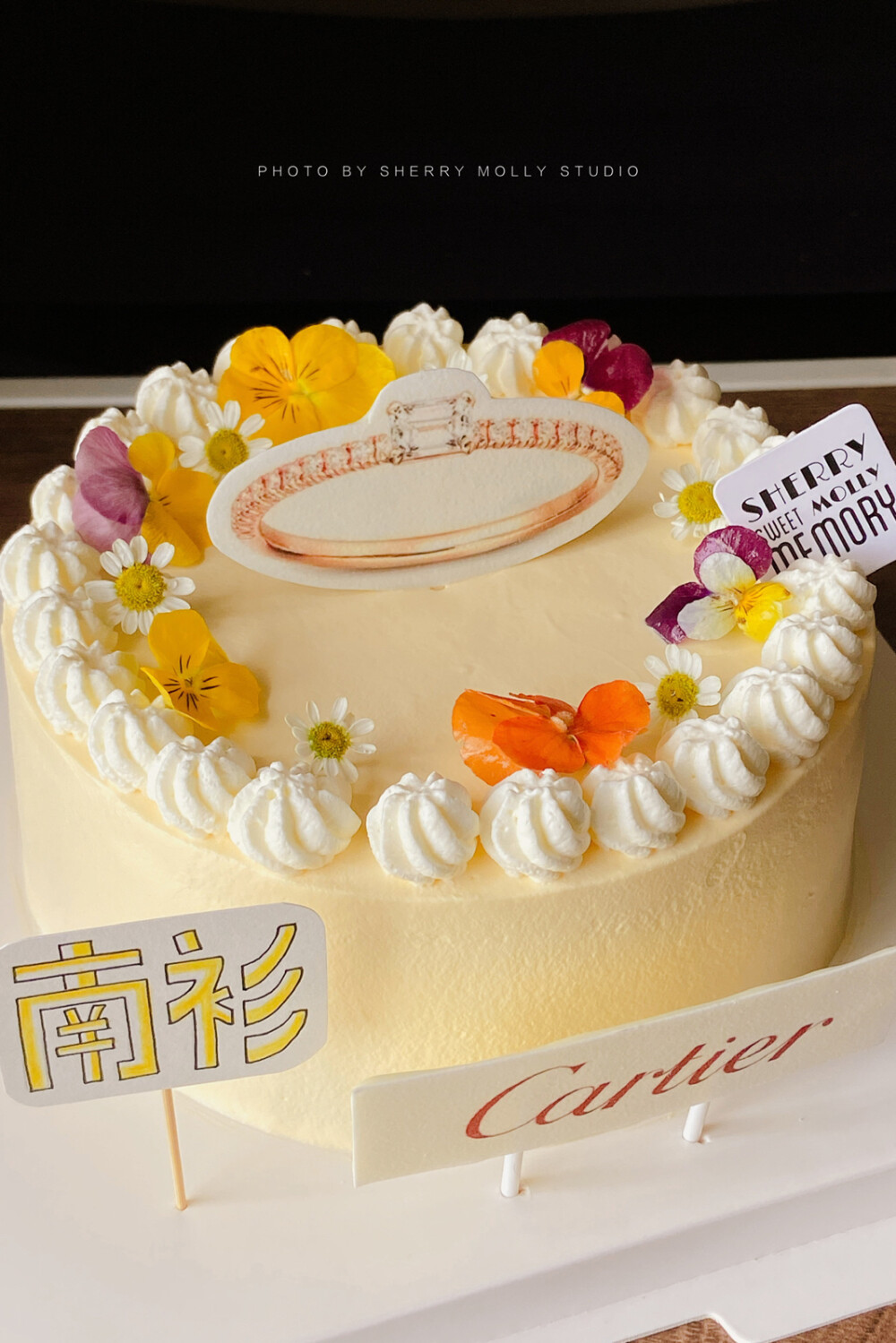 #SHERRYMOLLY家の下午茶# —『原味cake』
復(fù)古的 溫柔的 美麗大方的 卡地亞戒指主題cake～
如秋日一般的暖色系