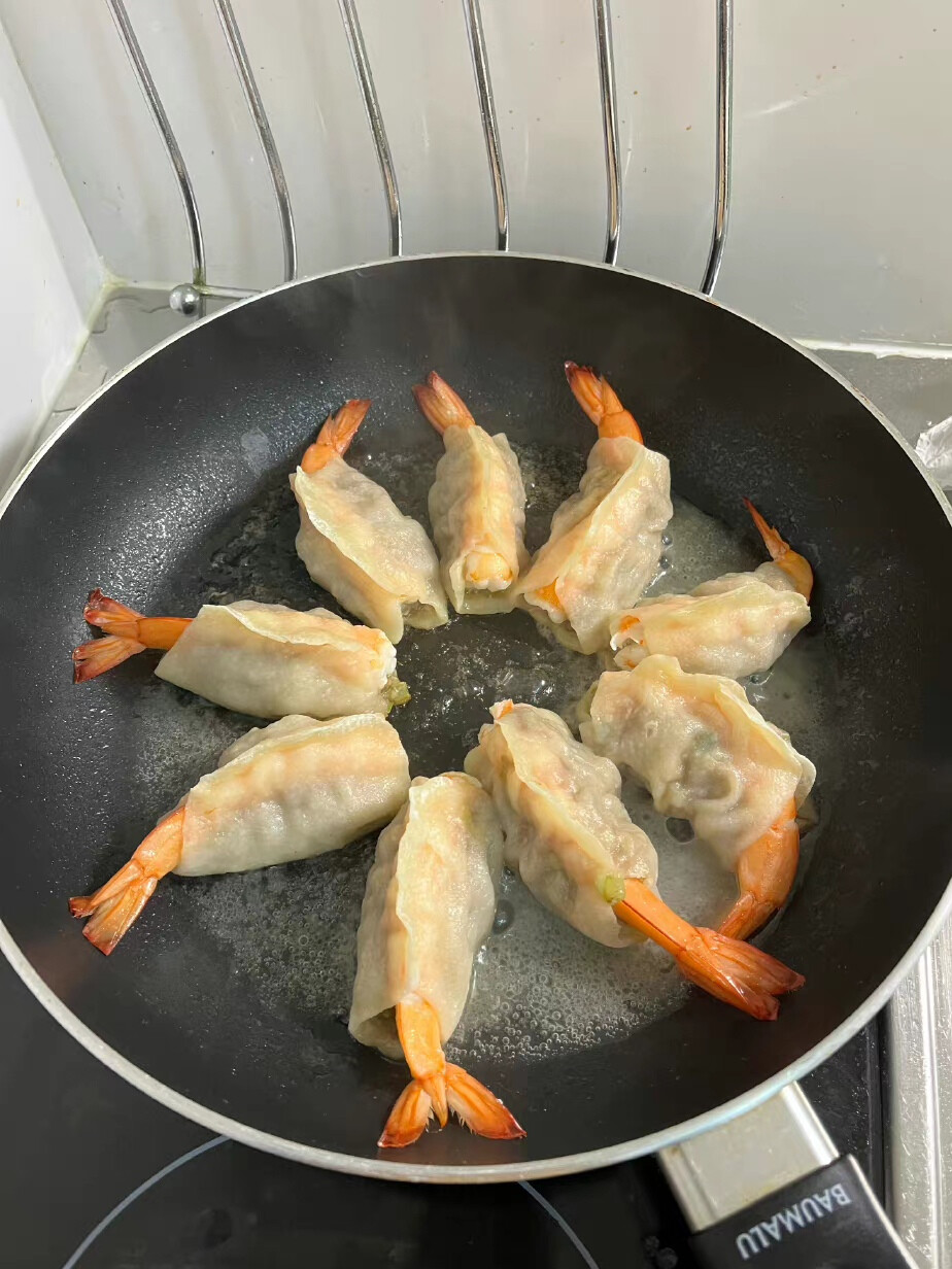 煎虾饺。