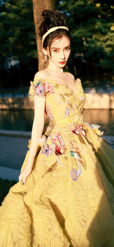 二传注明：乔绾
人间理想杨颖