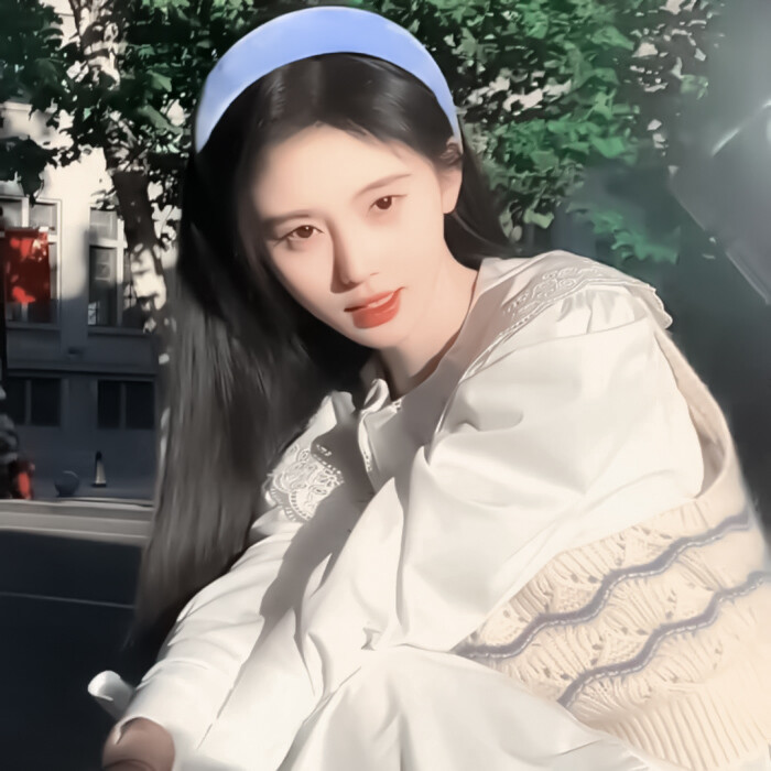 （爱无解）；Memories are more puzzling
©江时树