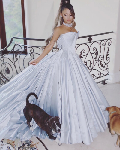 Ariana Grande爱莉杏菜