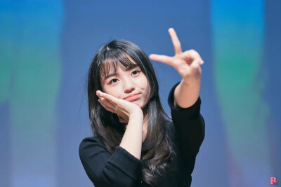 姜艺书 yeseo
/图源见logo ​​​侵删