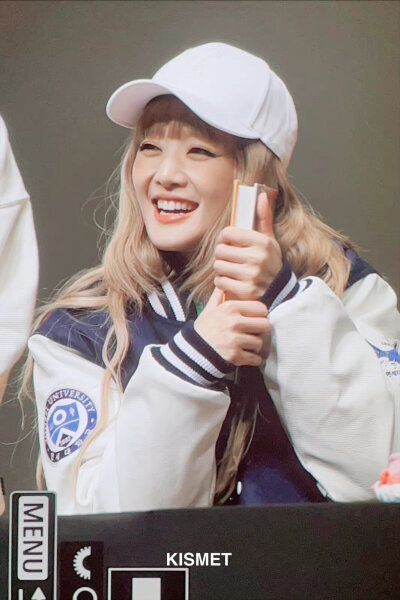 Minnie 生日快乐！么么哒
生日粗卡