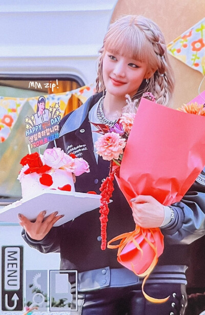 Minnie 生日快乐！么么哒
生日粗卡