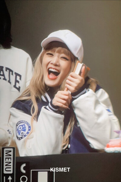 Minnie 生日快乐！么么哒
生日粗卡