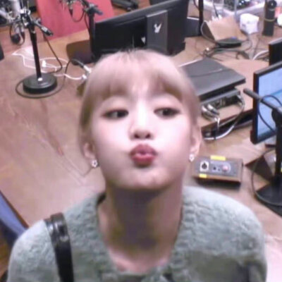 Minnie 生日快乐！么么哒
生日粗卡